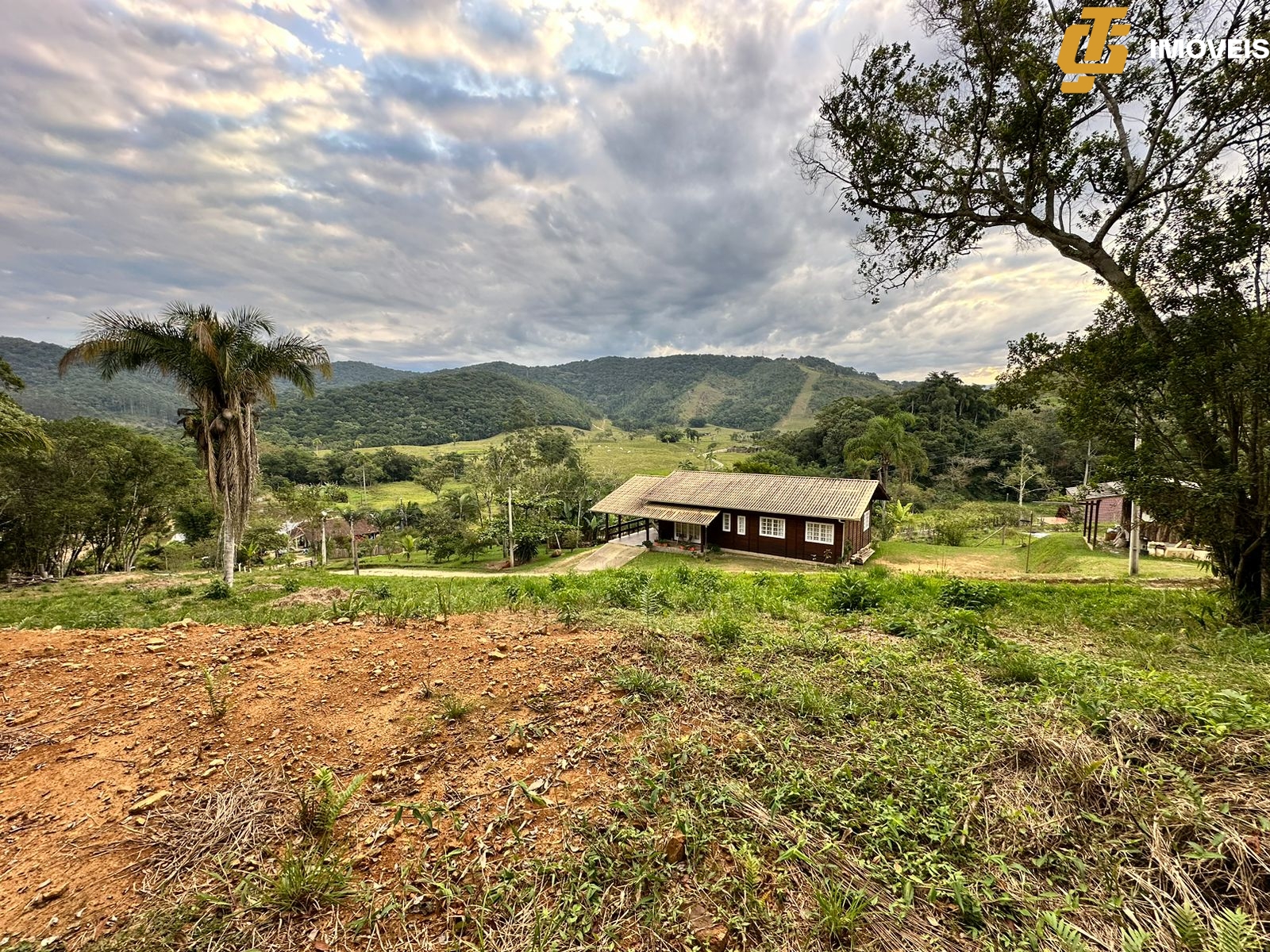 Terreno à venda, 1950m² - Foto 1