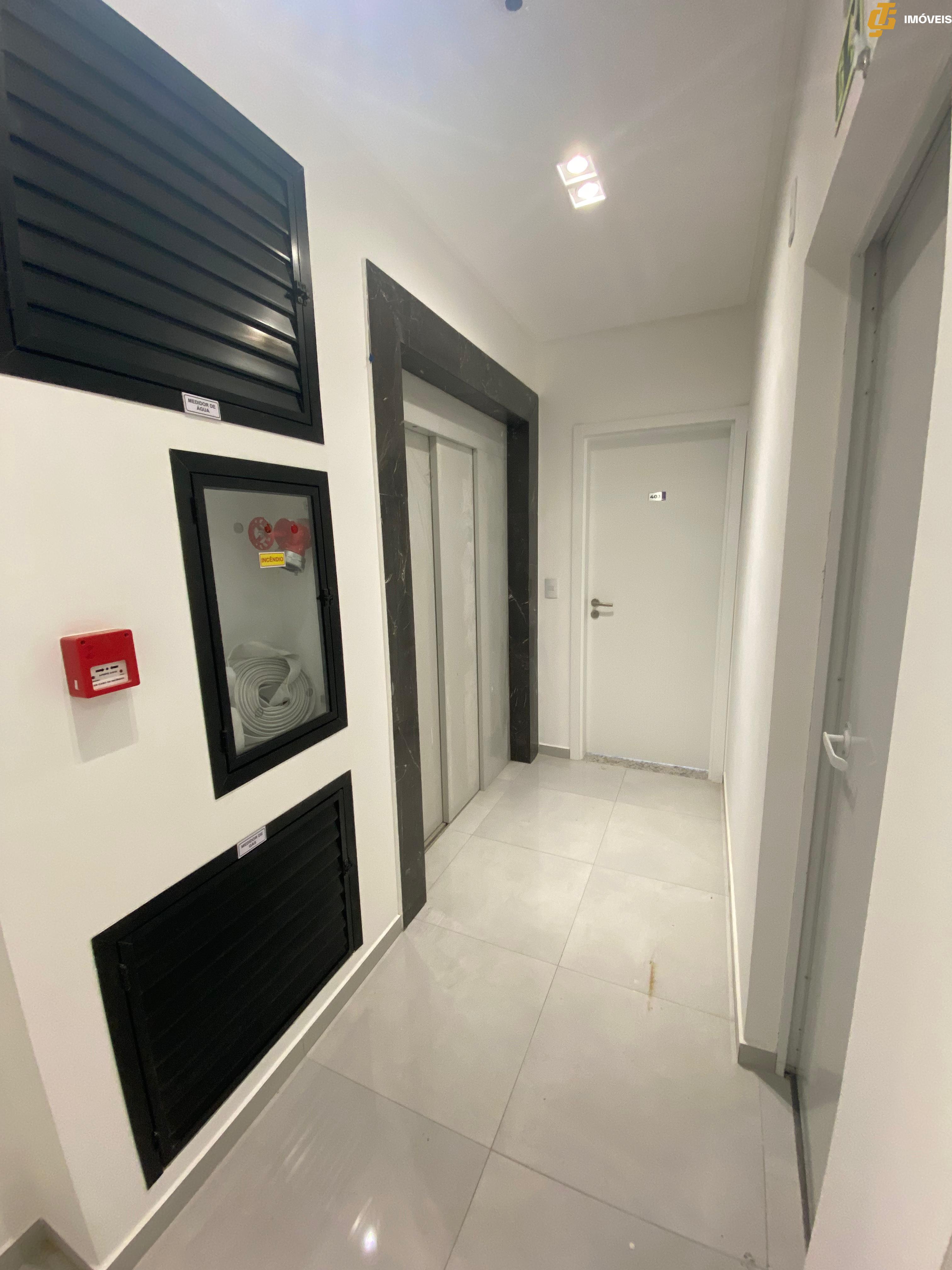 Apartamento à venda com 3 quartos, 79m² - Foto 2