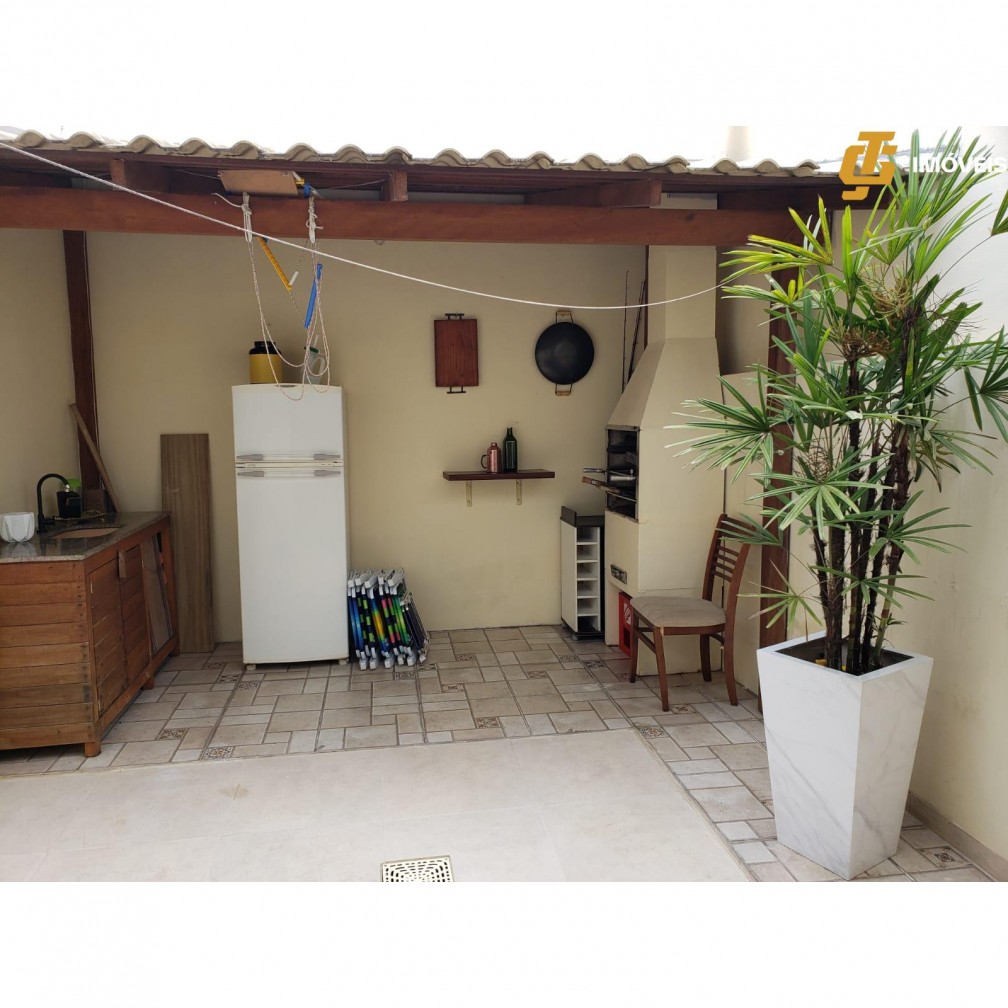 Casa à venda com 2 quartos, 94m² - Foto 2