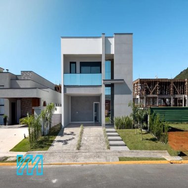 Casa Luxuosa no Condomínio Caledônia