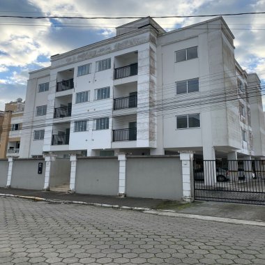 Prédio Novo em Camboriú - Oportunidade Única