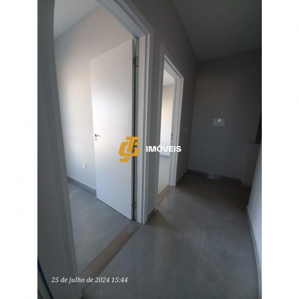 Casa à venda com 2 quartos, 62m² - Foto 4