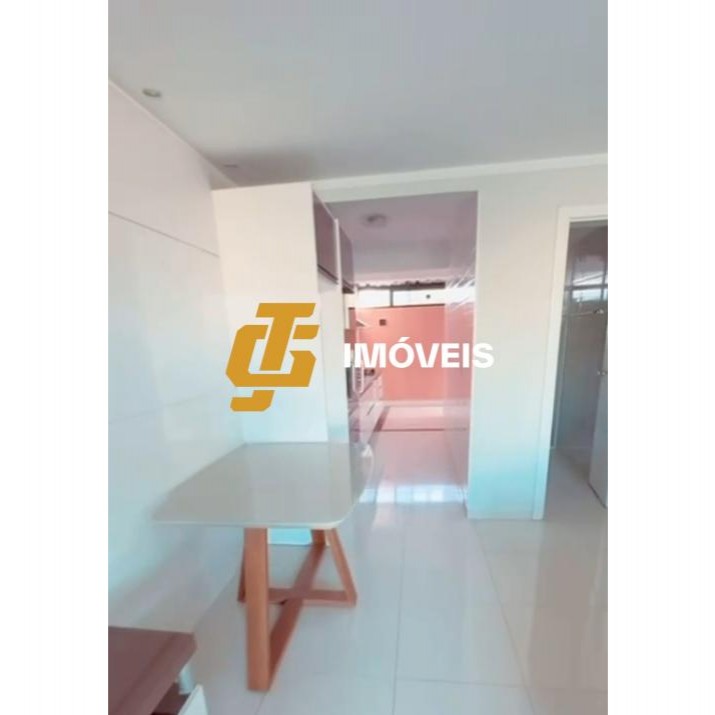 Apartamento à venda com 2 quartos, 10m² - Foto 2