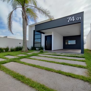 Casa com Arquitetura Moderna em Tijucas - Loteamento Bosque da Mata