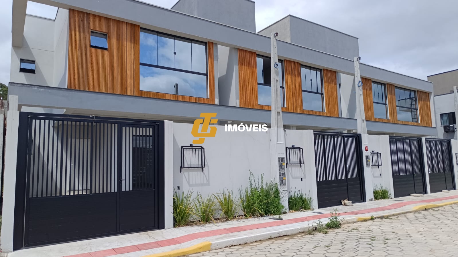 Casa à venda com 2 quartos, 84m² - Foto 1