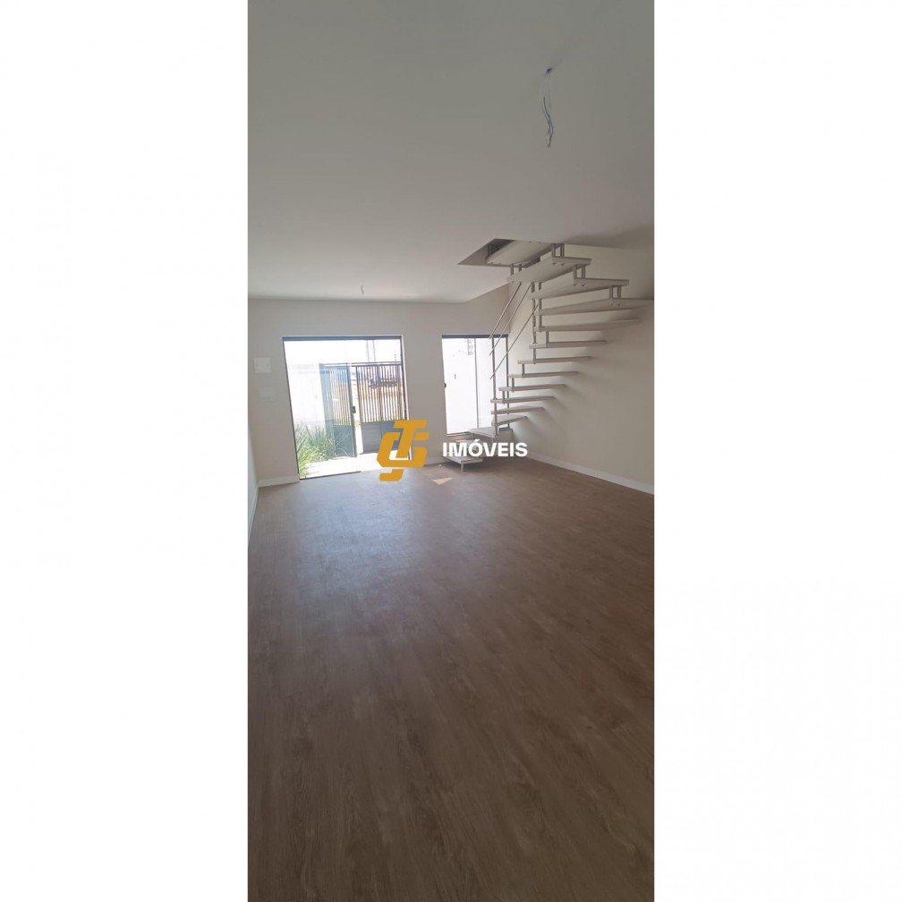 Casa à venda com 2 quartos, 84m² - Foto 4