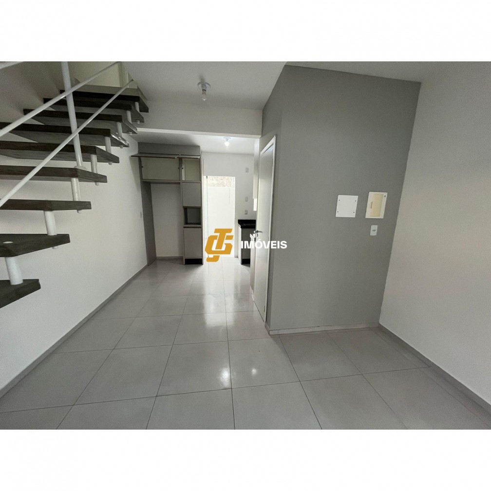 Casa à venda com 2 quartos, 50m² - Foto 14