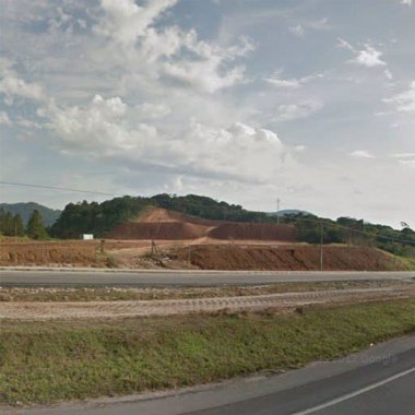 Terreno à Marginal em Camboriú