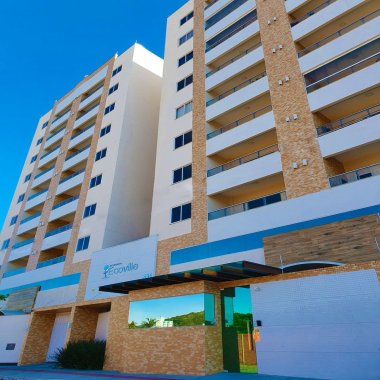Apto Semi-Mobiliado no Ecoville