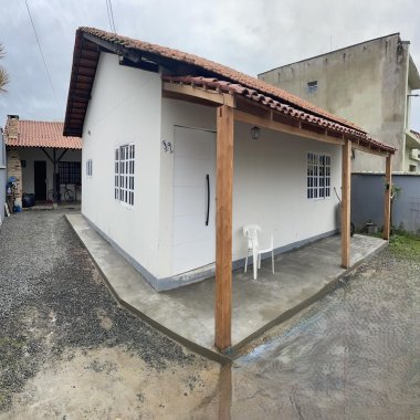 Propriedade com Renda Próxima à Praia
