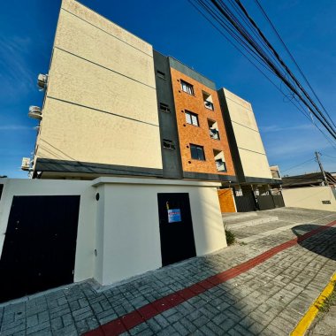 Apartamento Mobiliado à Venda