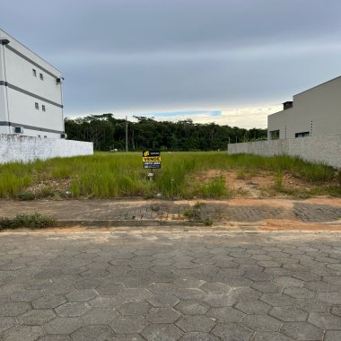 Terreno 300m² – Condições Facilitadas