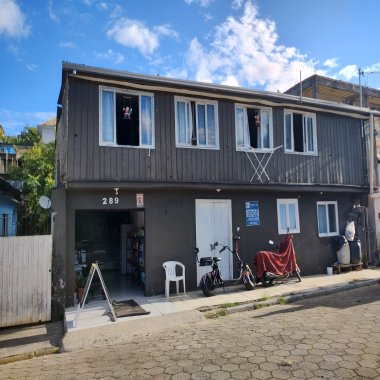 🏡 TERRENO COM KITNETS PARA LOCAÇÃO – CAMBORIÚ - MONTE ALEGRE