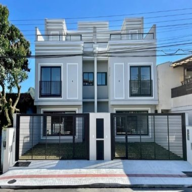 Sobrado Triplex de Alto Padrão