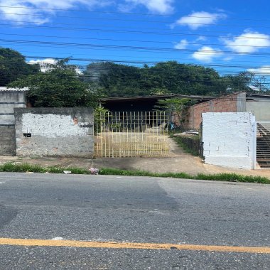 Casa em meio terreno para Venda no bairro Tabuleiro em Camboriú