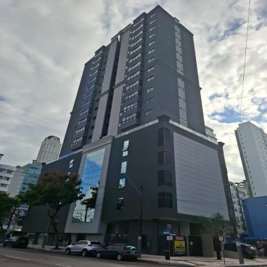 🏡 Oportunidade imperdível na Terceira Avenida – Balneário Camboriú!