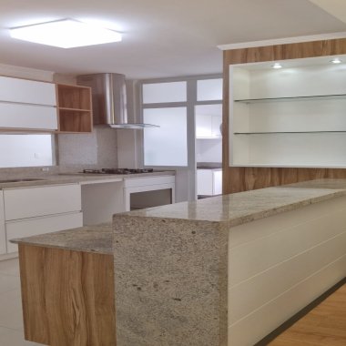 Cobertura para Aluguel no Centro de Balneário Camboriú