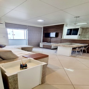Apartamento Mobiliado à Venda e Locação – Centro de Balneário Camboriú
