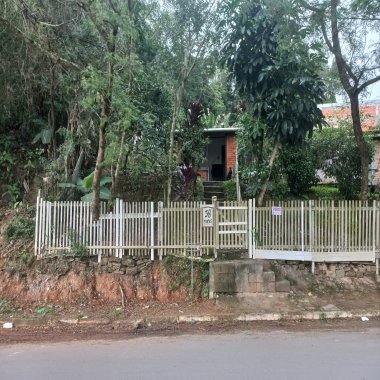 Venda de Terreno com Casa + Kitnet no Bairro Monte Alegre – Renda Imediata!
